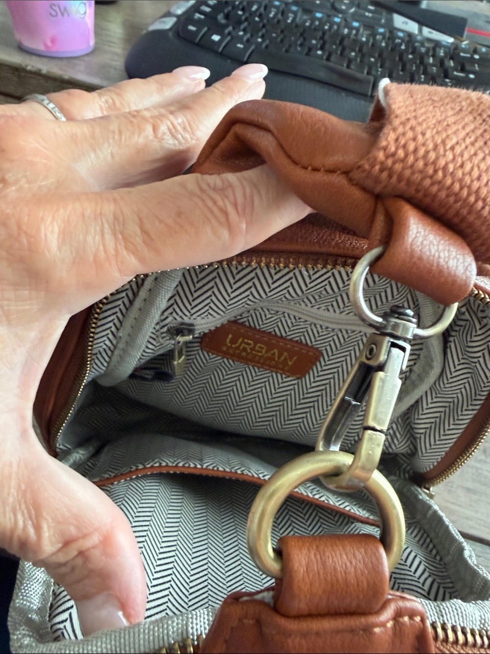 Urban Expressions Rust Tan Leather Crossbody Sling Bag - Picture 7 of 9